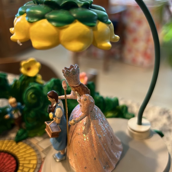 Hallmark keepsake I’ll get you my pre-the Wizard of Oz table decoration - Picture 7 of 13